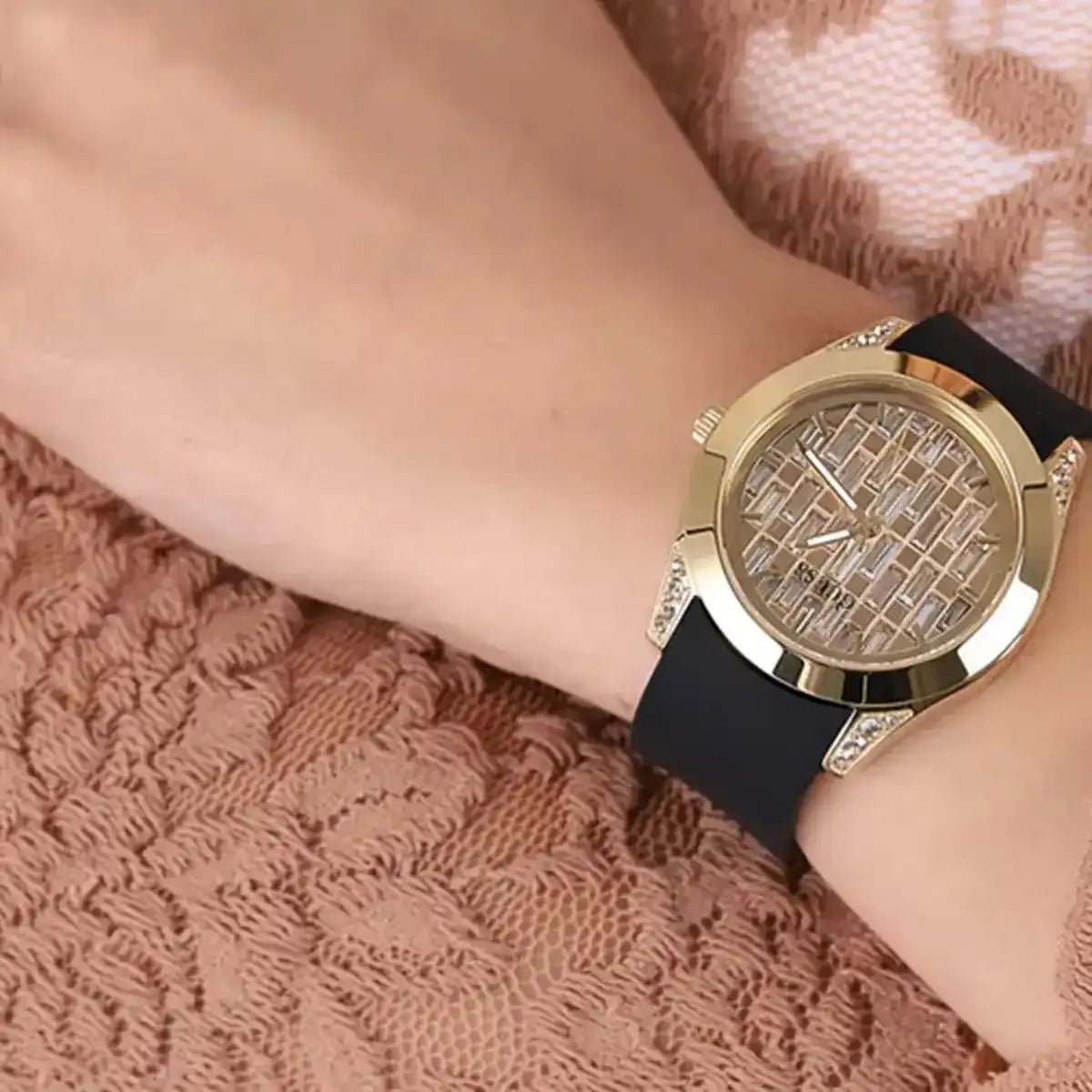 Montre Guess Clarity GW0109L1 Pour Femme - image 10